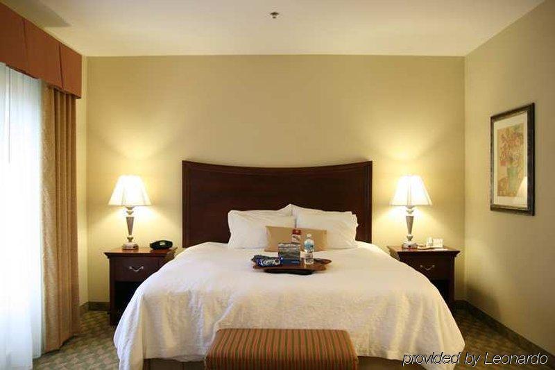 Hampton Inn & Suites Southern Pines-Pinehurst Aberdeen Номер фото