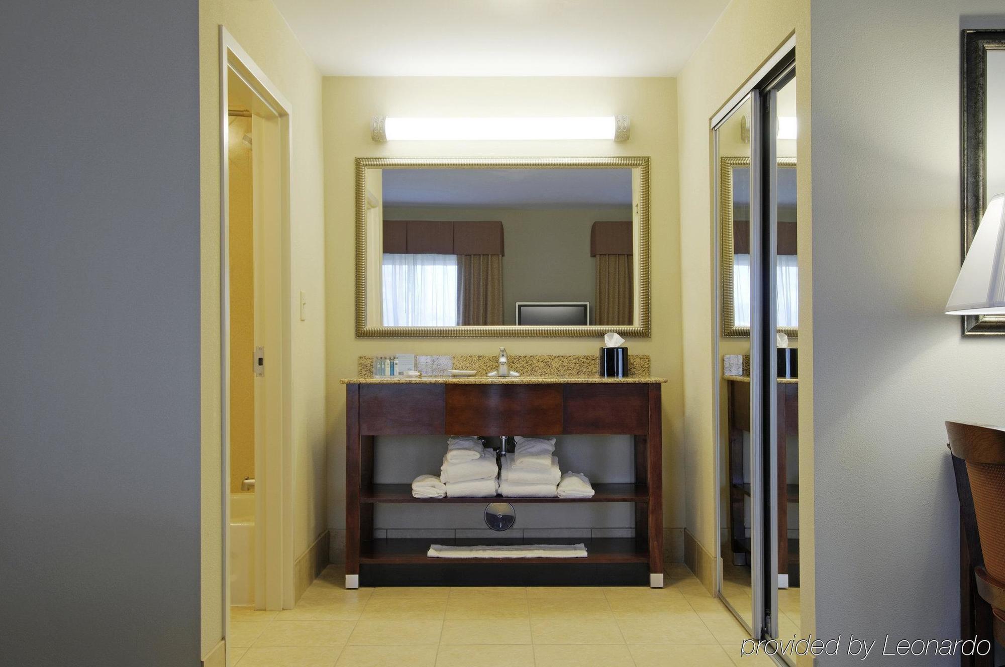 Hampton Inn & Suites Southern Pines-Pinehurst Aberdeen Номер фото